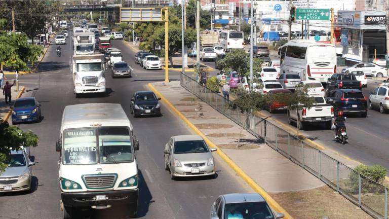 El proyecto del carril preferencial para el transporte urbano en Mazatlán sigue causando polémica.