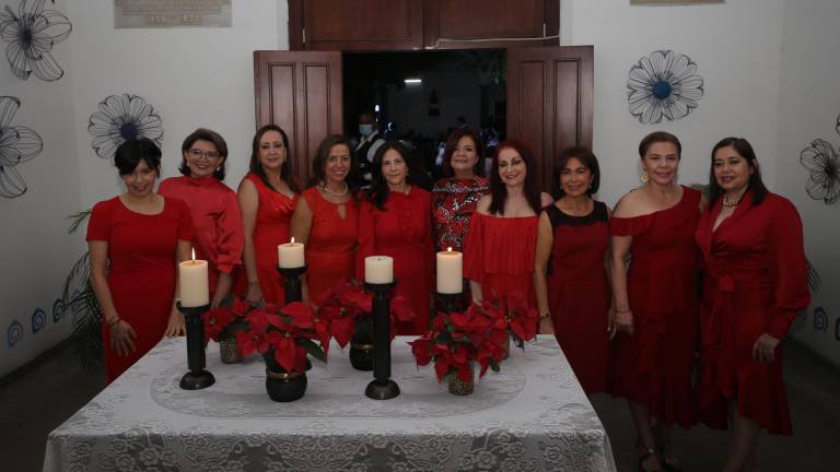 Integrantes del Patronato de Casa del Mar, mejor conocido como Orfanatorio Mazatlán, fueron las anfitrionas de la velada.