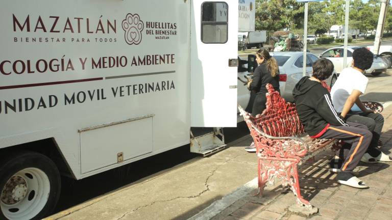 El camión esterilizador del Gobierno de Mazatlán está ofreciendo servicios en la Colonia Urías.