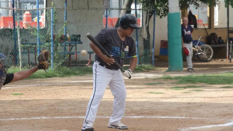 Las acciones de la Liga de Beisbol Meseros al Bat continúan su recorrido.