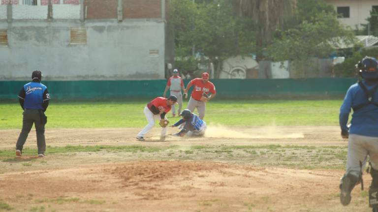 Los campos del Club Sarabia son los escenarios de la Liga de Beisbol Meseros al Bat.