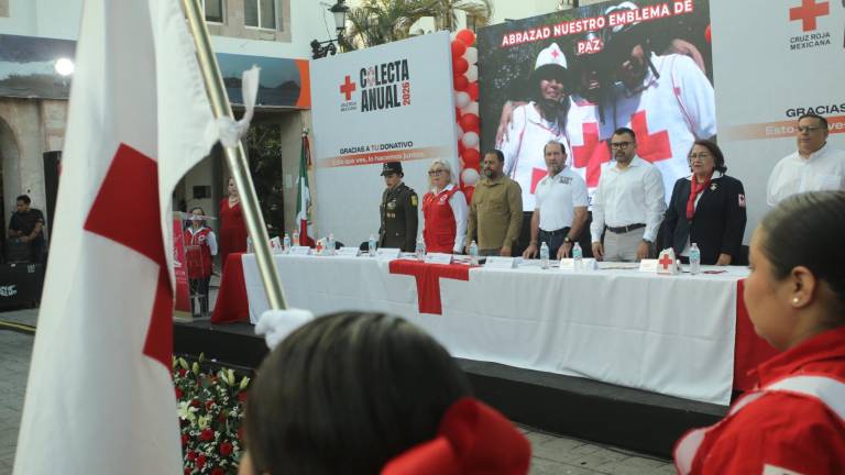 Por donativos de empresarios, autoridades e invitados locales, pudieron reunir un botín de 1 millón 76 mil 500 pesos en su primer día.