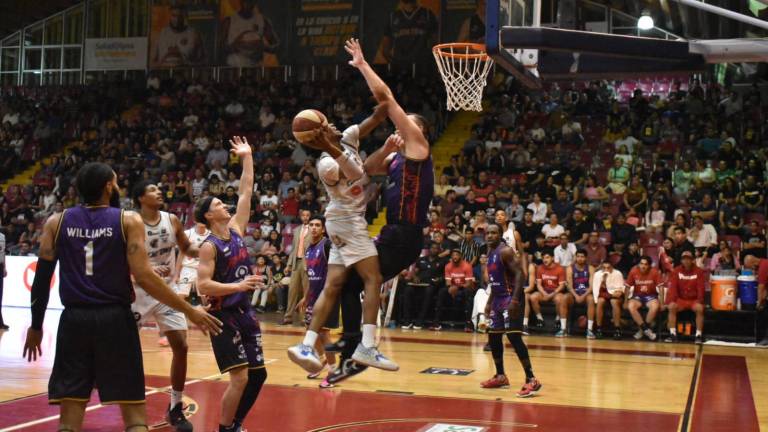 Venados Basketball logró su primer triunfo en la capital sinaloense en la presente temporada.
