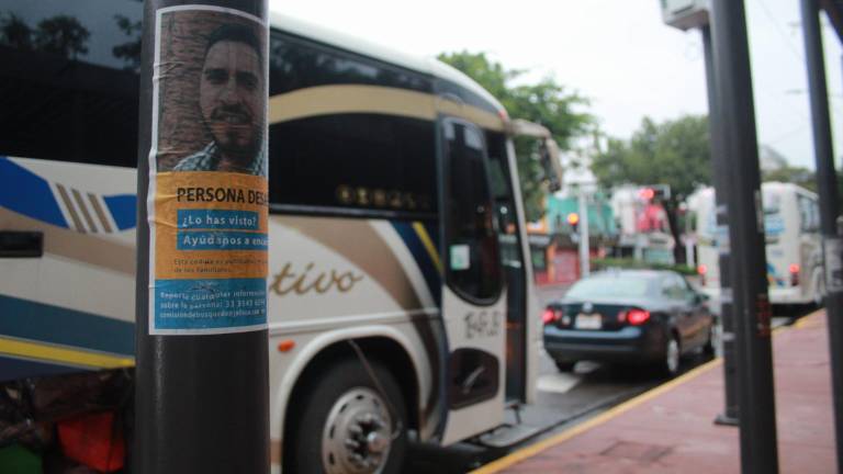 Más de 90 familiares de personas desaparecidas viajaron desde Guadalajara en tres autobuses para visibilizar en la capital del país la crisis de desapariciones.