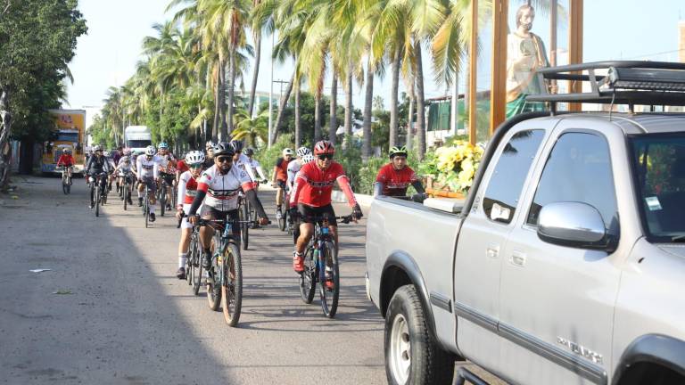 Ciclistas de distintos clubes participaron este domingo en la tradicional rodada en honor a San Judas Tadeo.