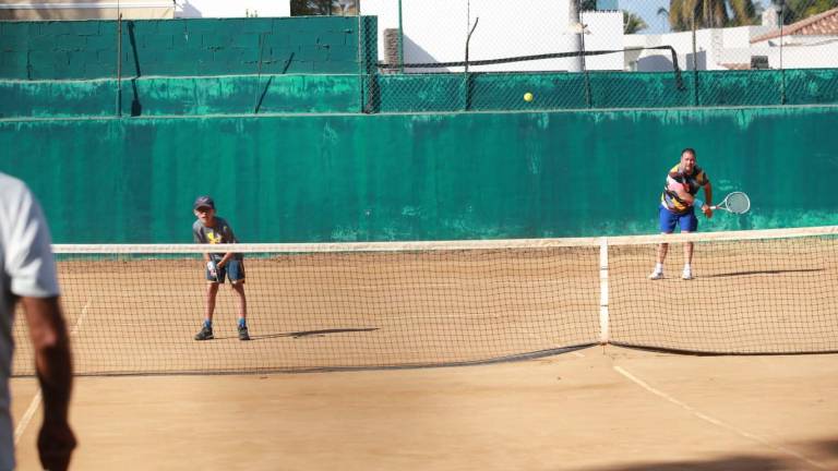 Dinastía Tostado debuta con éxito en Copa Carnaval de Tenis