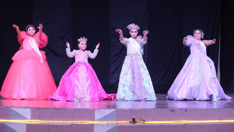 Osleidy Velarde, Scarleth Valenzuela, Melanie Alarcón e Ivanna Arámburo, presidieron el Baile Infantil del Carnaval de Mazatlán 2023.