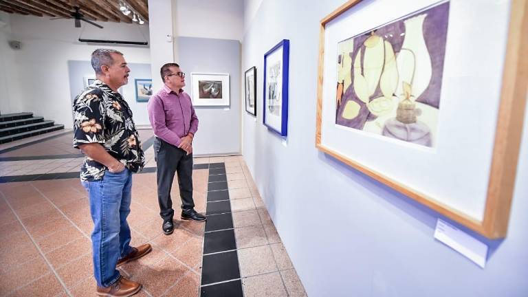 El Alcalde Édgar González Zataráin visitó la exposición “Por Siempre, Antonio López Sáenz”, acompañado del sobrino del artista, Víctor López.