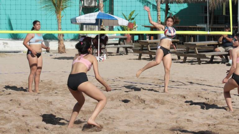 Guasave arrasa en estatal de Voleibol de Playa; Mazatlán gana en Juvenil Menor