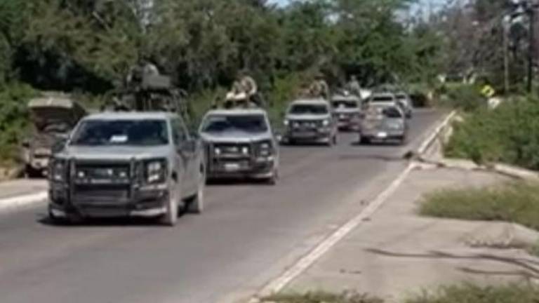 Unidades de la Marina-Armada de México se movilizaron en Eldorado desde la madrugada de este miércoles.