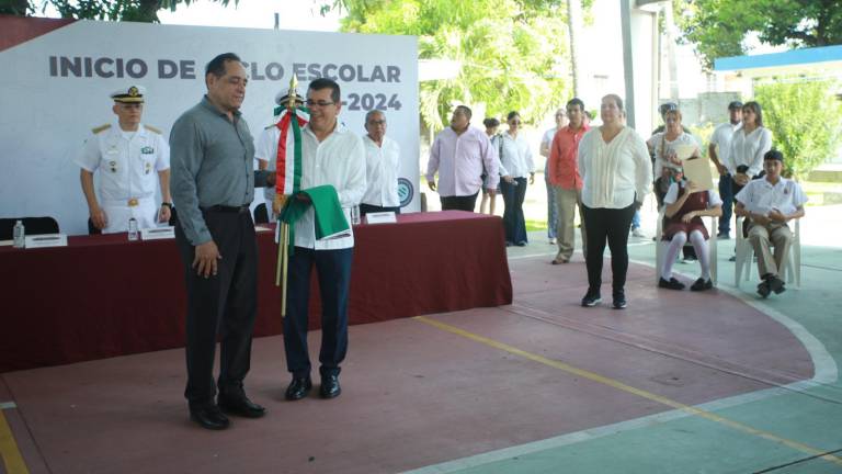 El inicio oficial del ciclo escolar 2023-2024 se realizó en el marco del Lunes Cívico en la Secundaria General 1, Guillermo Prieto.
