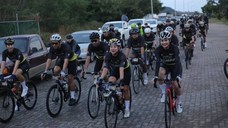 El puerto se vistió de fiesta deportiva con participación nacional e internacional.