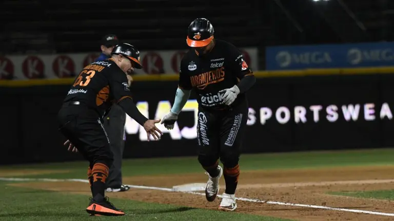 Naranjeros de Hermosillo se quedó con el primero de la serie en Guasave.