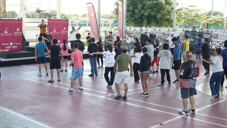 Participantes en Mazatlán de la Clase Nacional de Boxeo “Puños de Transformación”.