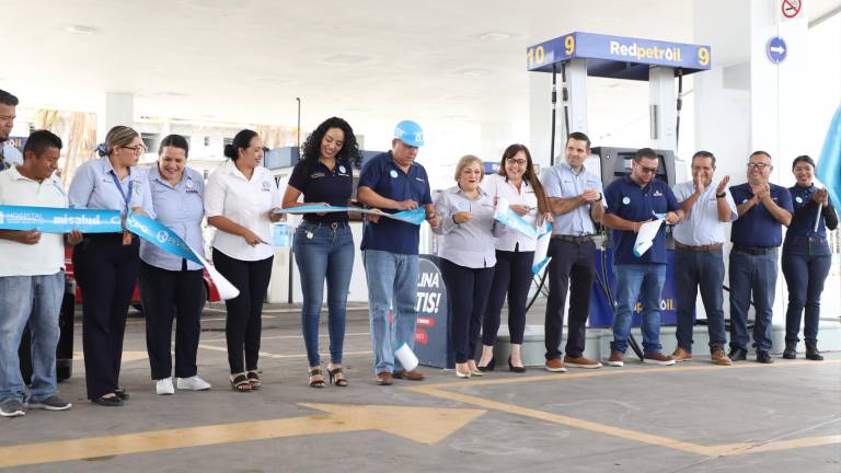 Grupo Petroil puso en marcha la Campaña Nacional Junio Azul para prevenir el cáncer de próstata.