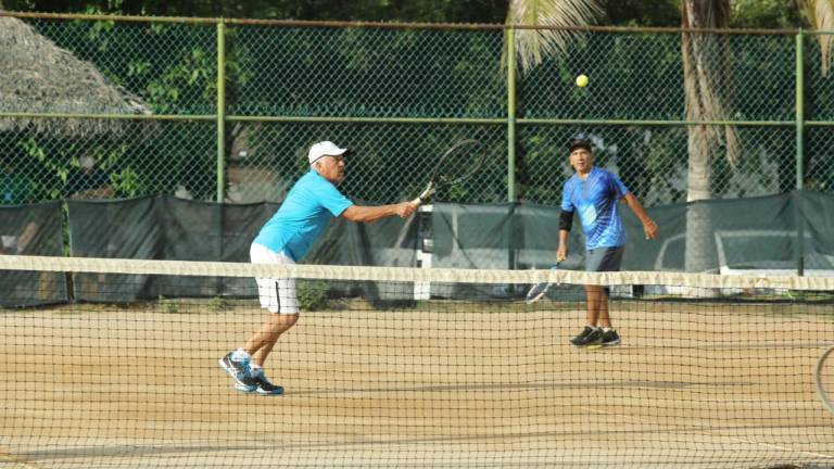 Rosario Cota y Sergio Sánchez se quedaron con el título en su categoría, dentro del Torneo de Tenis Viva México 2021.