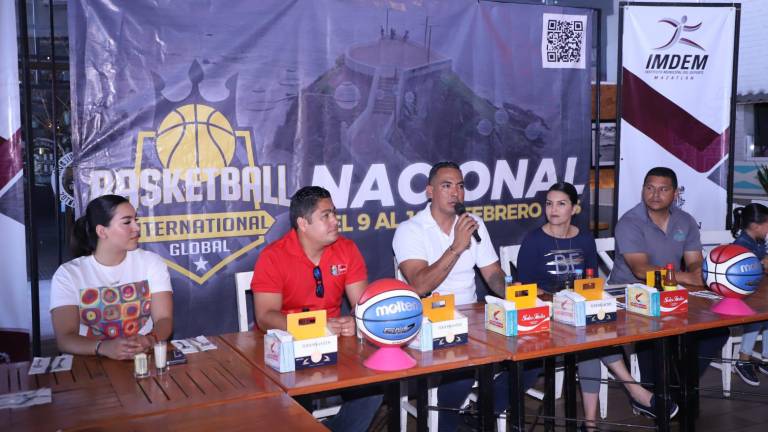 José Ángel Apodaca Bernal, director de la agencia de Servicios Deportivos Profesionales y responsable del evento, dio los pormenores del International Global Basketball.