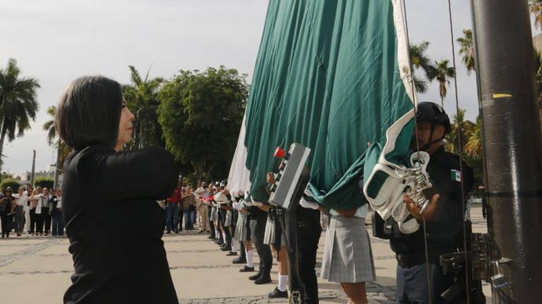 Autoridades conmemoran en Culiacán 271 aniversario del natalicio de Miguel Hidalgo y Costilla