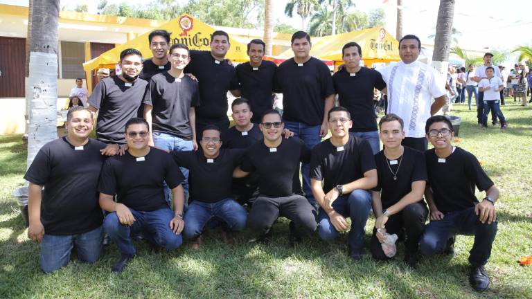 Apoyan mazatlecos a Seminario Diocesano Mazatlán