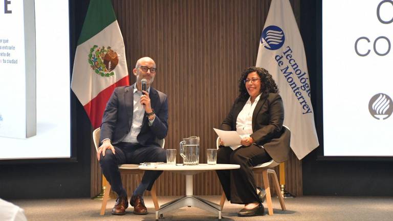 Miguel Treviño presenta en Culiacán su libro Contra Corriente.