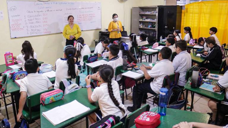 Acciones para atender la salud emocional lleva el DIF Bienestar a primarias de Culiacán.