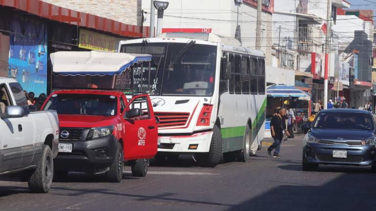 El servicio de transporte urbano de Mazatlán operó con normalidad durante este lunes de asueto.