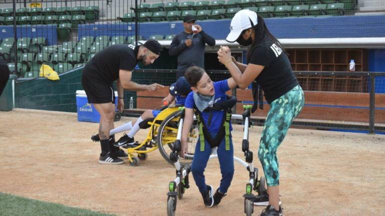 Los instructores cuidan todos los detalles.