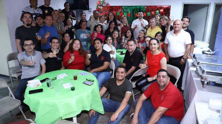 El equipo de Noroeste Mazatlán brinda por una feliz Navidad y un gran Año Nuevo.