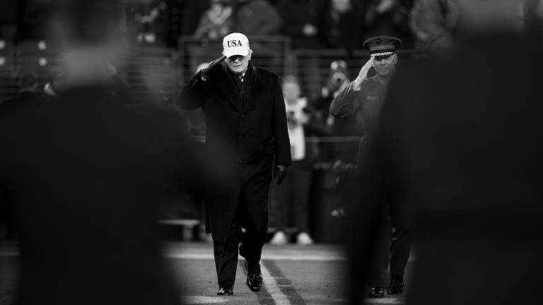 El Presidente de Estados Unidos Donald Trump advierte que no está descartada una intervención militar en Venezuela.