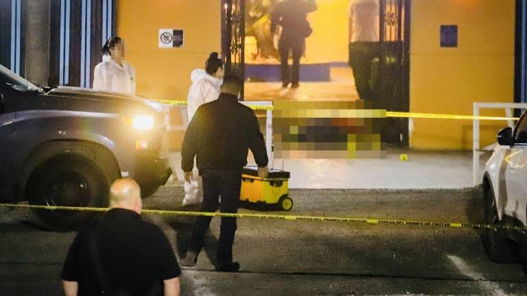 El viernes 28 de marzo, Gail Castro fue atacado a balazos afuera de un restaurante en Ensenada.