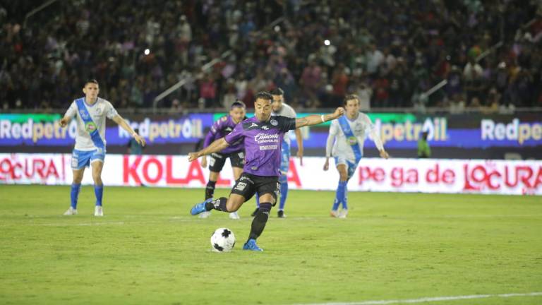 Marco Fabián interesa a Matías Almeyda.