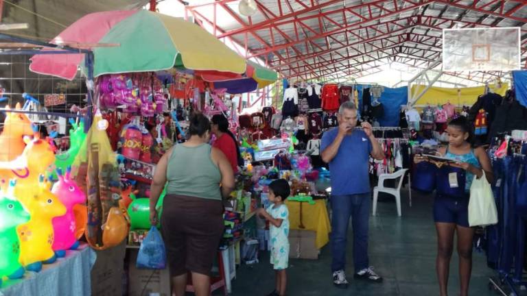 Tianguistas de Mazatlán quieren trabajar todos los domingos, pese a restricciones por Covid-19