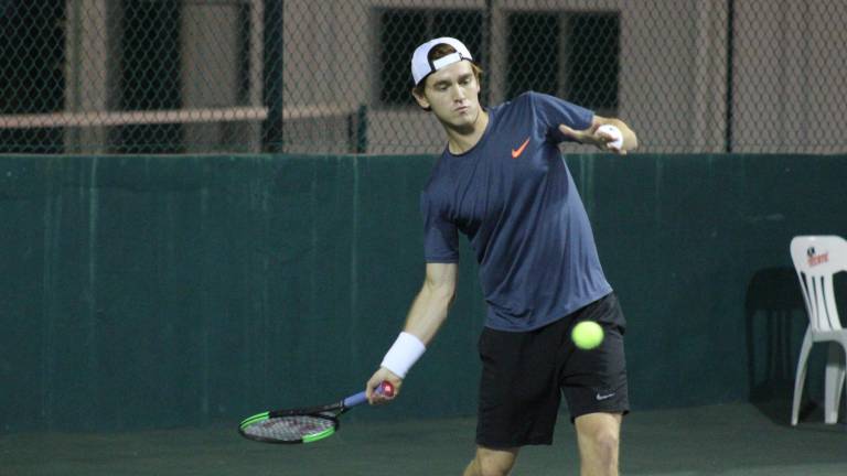 Luis Patiño tiene un buen arranque en el torneo.