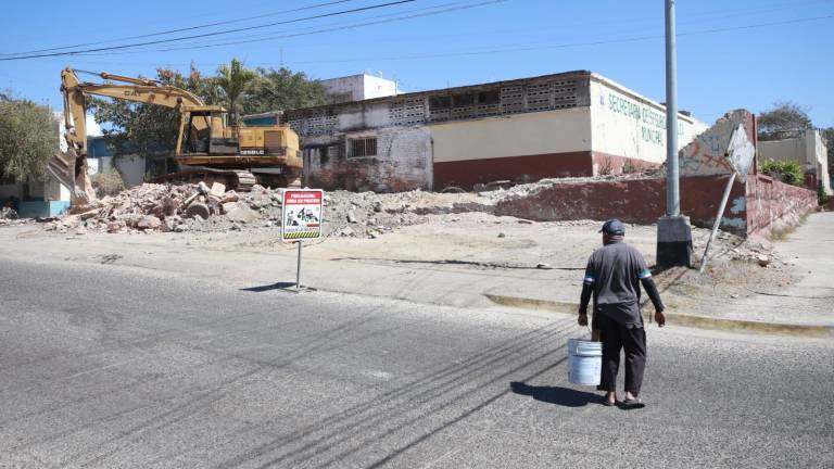 Inicia la demolición del edificio de lo que era la cárcel de la Juárez