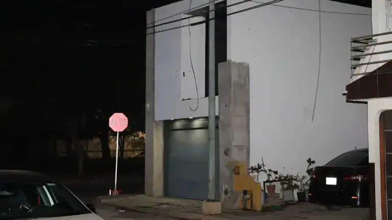Una vivienda en el fraccionamiento Valle Dorado fue objeto de uno de los ataques armados de los últimos días en Mazatlán.