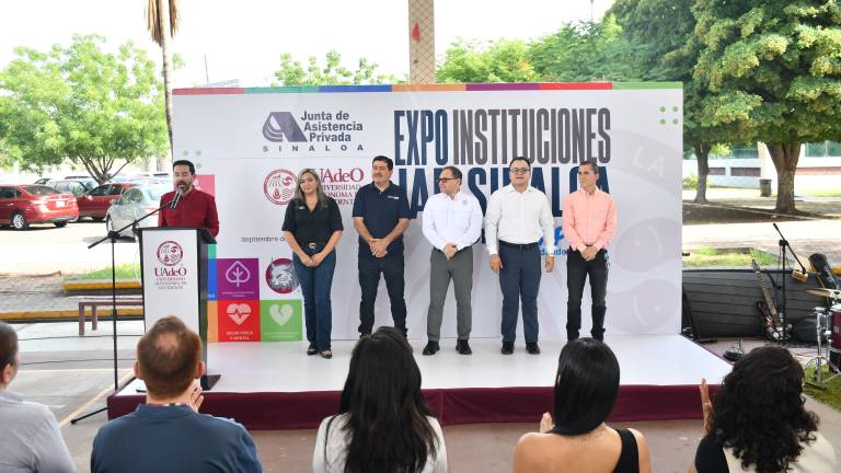 Autoridades de la Junta de Asistencia Privada y de la Universidad Autónoma de Occidente inauguraron la expo Instituciones.