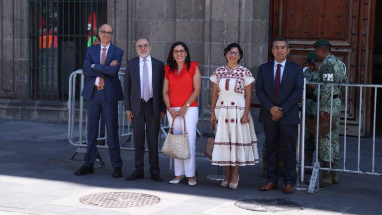 Algunos de los consejeros del INE llegan a Palacio Nacional para la reunión con el Presidente Andrés Manuel López Obrador.