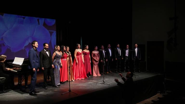 Canciones tradicionales mexicanas de grandes autores interpretaron durante el concierto.