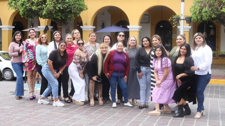Colaboradoras de Noroeste Mazatlán celebran con una convivencia matinal el Día Internacional de la Mujer.