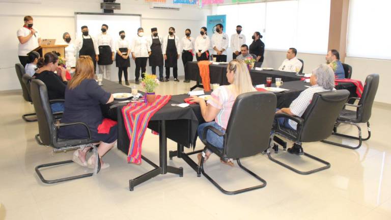 CONAET, órgano acreditador, realiza evaluación del programa educativo de Licenciatura en Gastronomía de UTEsc