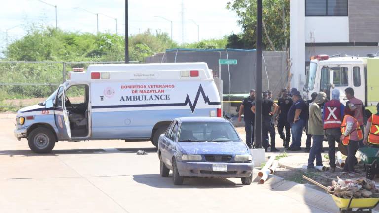 El albañil enjarraba su obra cuando ésta se vino abajo