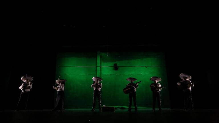 Con danza, música y canto inician festejos por los 15 años de Danza Joven Sinaloa