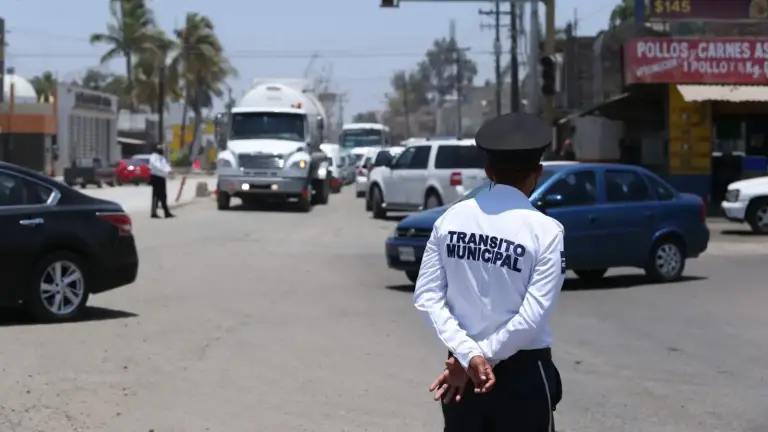 Elementos de Vialidad de Mazatlán apoyarán en la circulación vehicular durante el regreso a clases este lunes 31 de agosto.