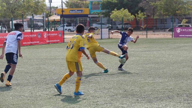 Equipos de academias de futbol de todo el País se dan cita este fin de semana en la Copa Mazatlán 2021.