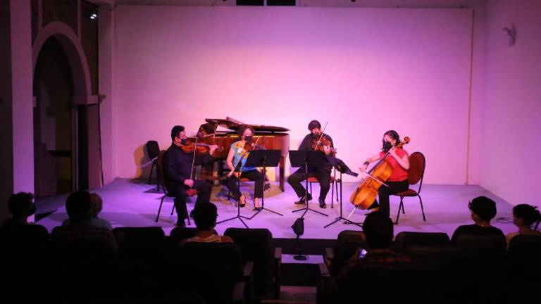 Integrantes de la Orquesta del Teatro Ángela Peralta ofrecieron el segundo “Concierto de Cámara”, en Casa Haas.