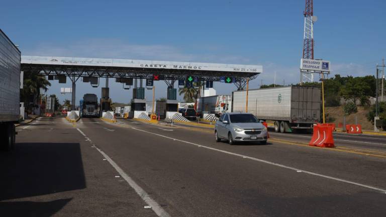 Está en mal estado y difícil de transitar la autopista Mazatlán-Culiacán: conductores