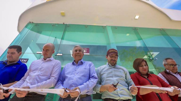 En el corte de listón estuvieron autoridades junto a Rubén Rocha Mota, Gobernador de Sinaloa.