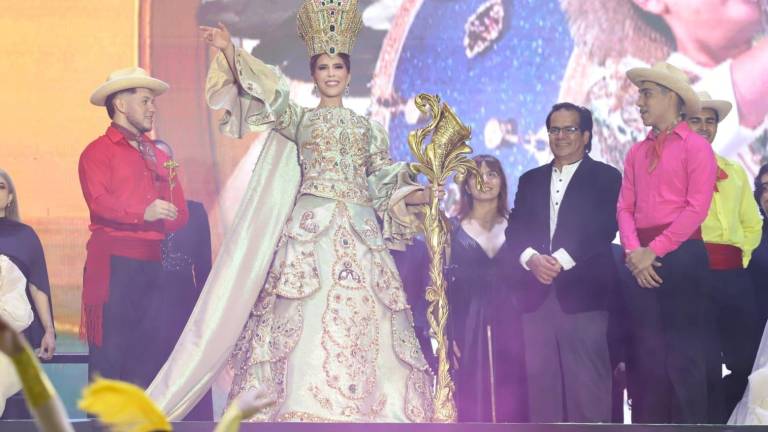 El Carnaval de Mazatlán continúa este viernes con la coronación de la Reina de los Juegos Florales.