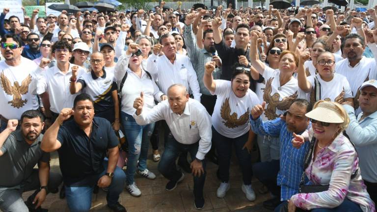 Manifestación del Suntuas en Rectoría de la UAS para demandar más recursos para la Universidad.