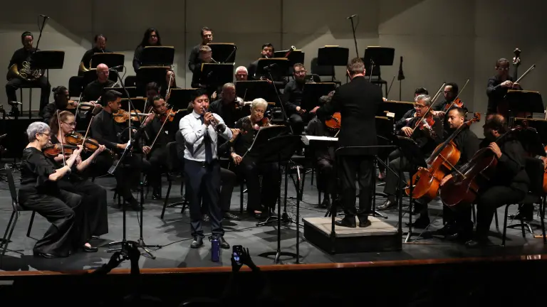 La Orquesta Sinfónica Sinaloa de las Artes ofreció su programa ‘Oro otoñal’ en Culiacán.
